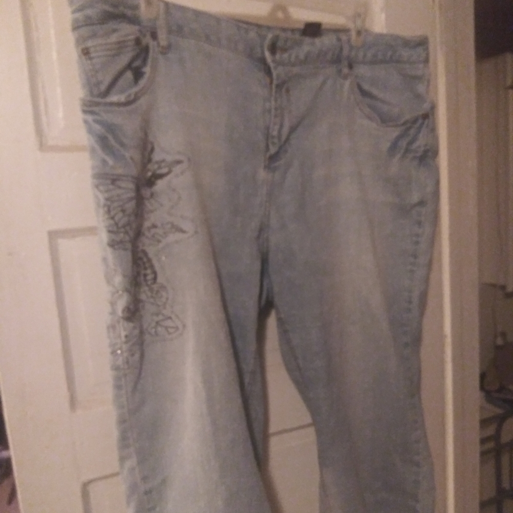 Plus size light blue size 22 capri jeans